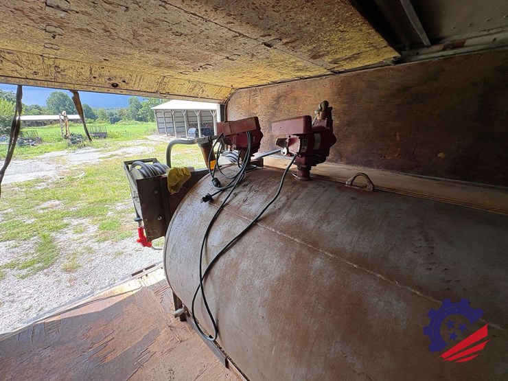 jobsite-fuel-tank-&-dual-t/a-storage-gooseneck-trailer-image-35