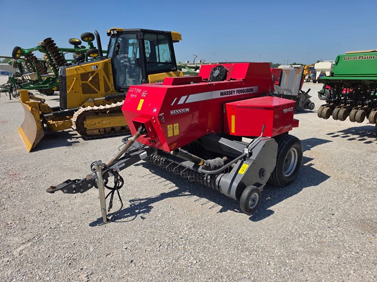 2021-massey-ferguson-1840-image-13