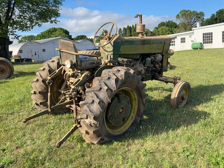 john-deere-330-image-5