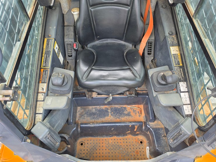 2019-deere-331g-image-9
