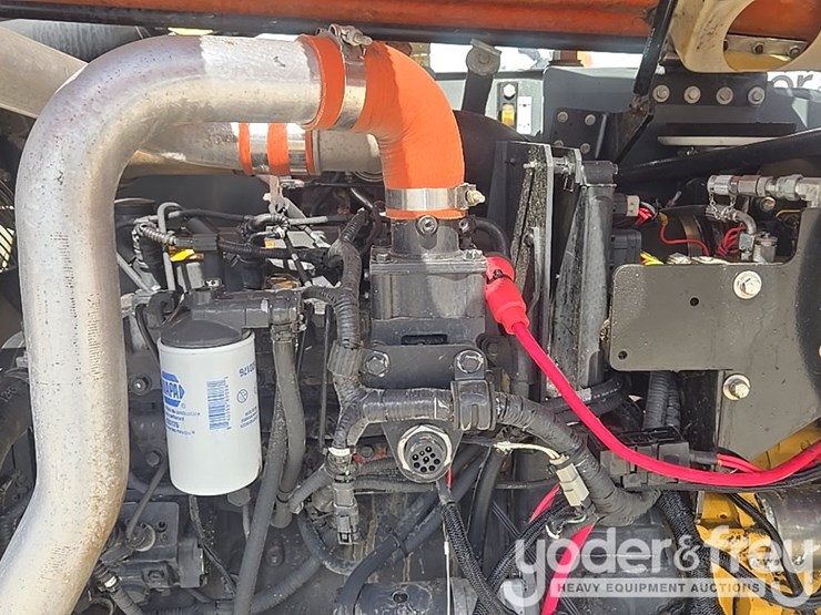 2012-jlg-g6-42a-image-39