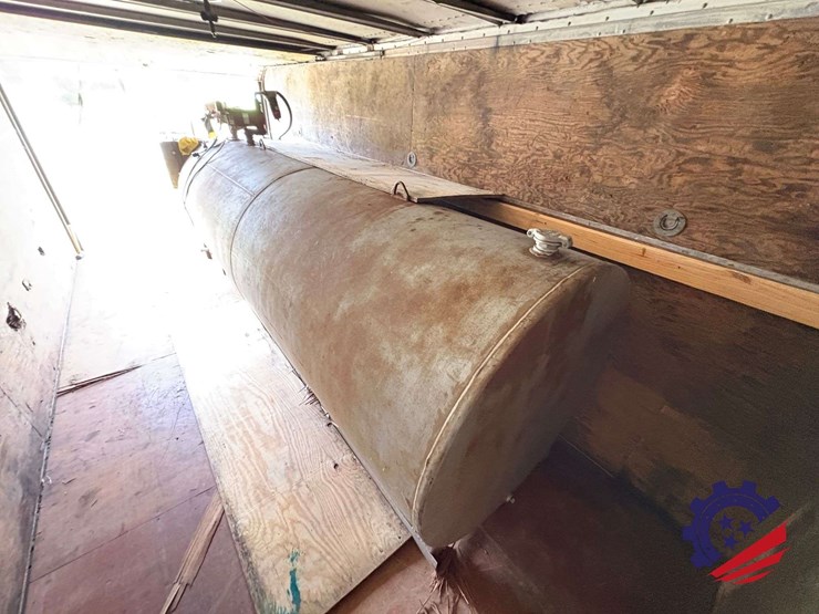 jobsite-fuel-tank-&-dual-t/a-storage-gooseneck-trailer-image-32