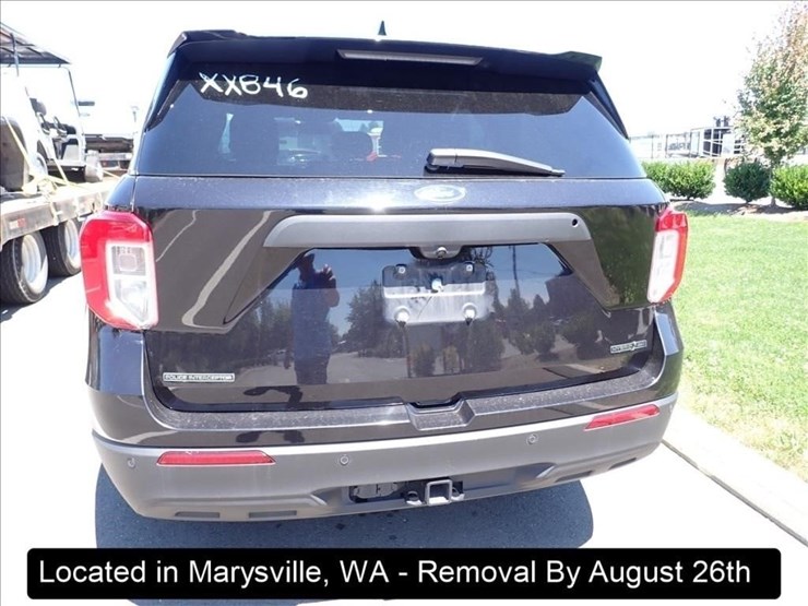 2020-ford-explorer-image-18
