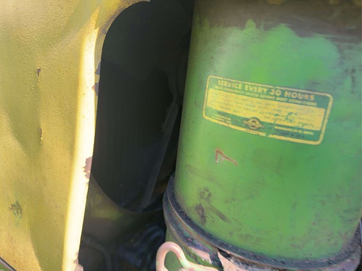 john-deere-630-image-22