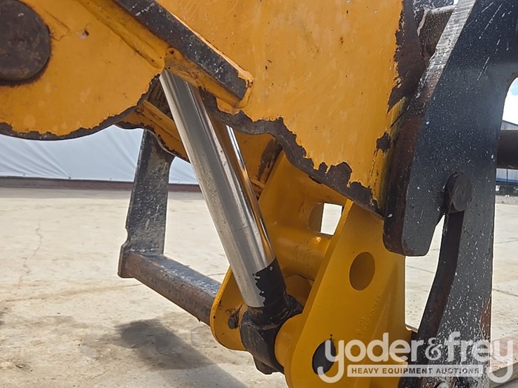 2019-jcb-510-56-image-24