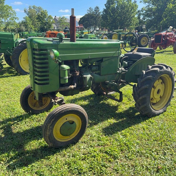 JOHN DEERE M