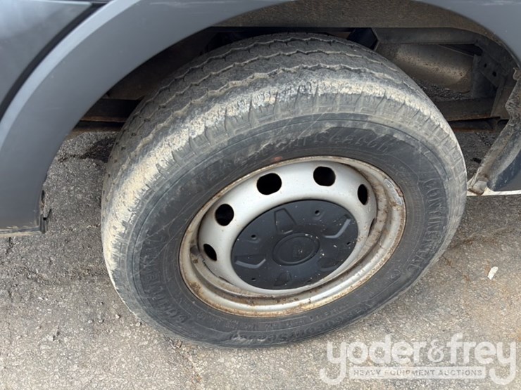 2015-ford-transit-image-11