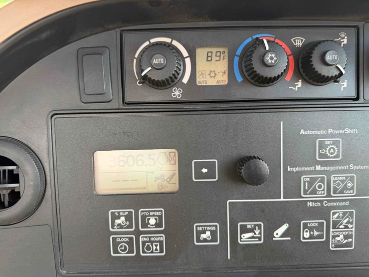 john-deere-8330-image-27