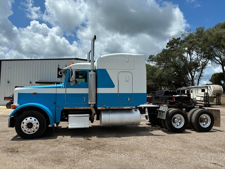 2000-peterbilt-378-image-1