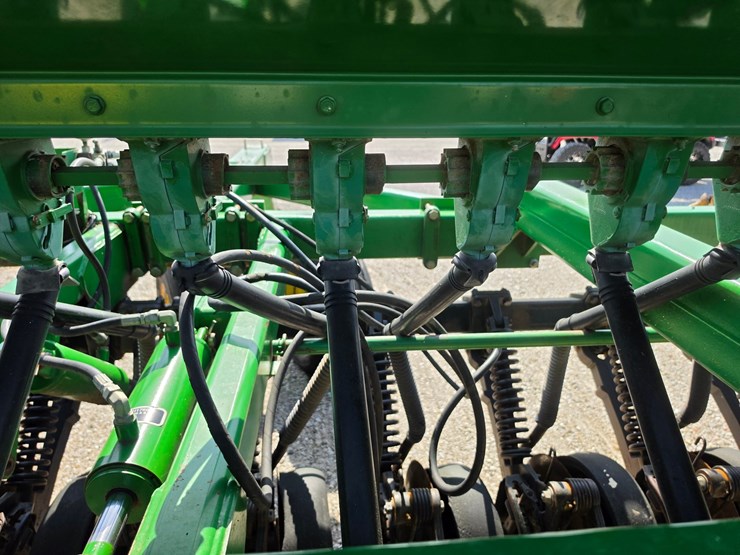 2002-john-deere-1590-image-9
