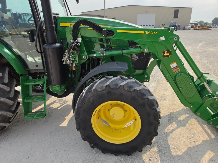 2023-john-deere-6120e-image-22