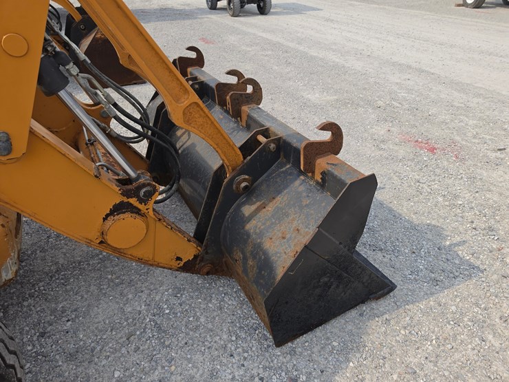 2012-case-580sn-image-25