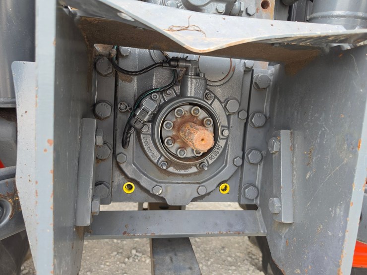 2020-kubota-m7-151-image-12