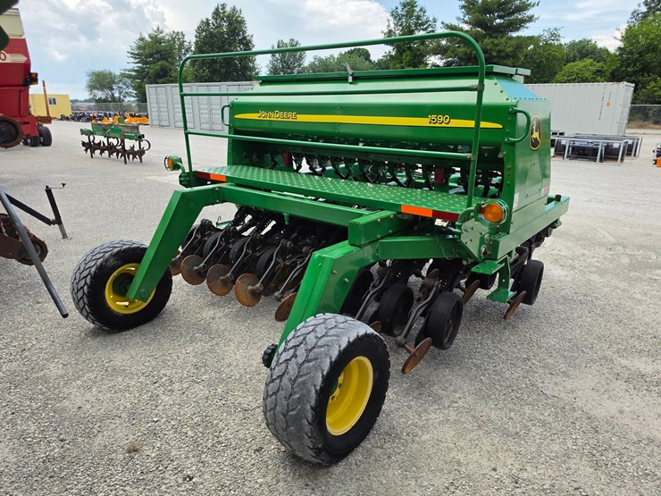 2009-john-deere-1590-image-12