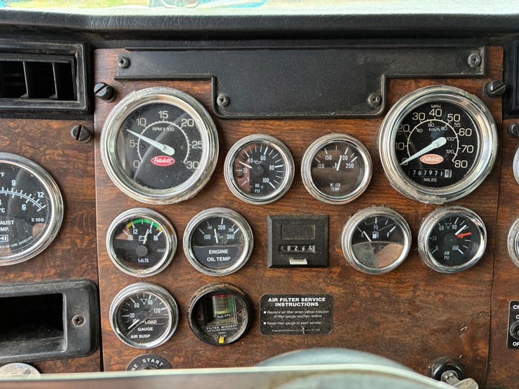 2000-peterbilt-378-image-13
