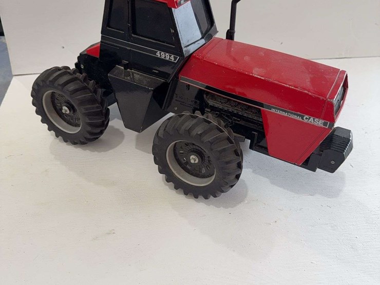 ertl-case-international-4994-toy-tractor,-die-cast-metal,-1/16-scale-image-3