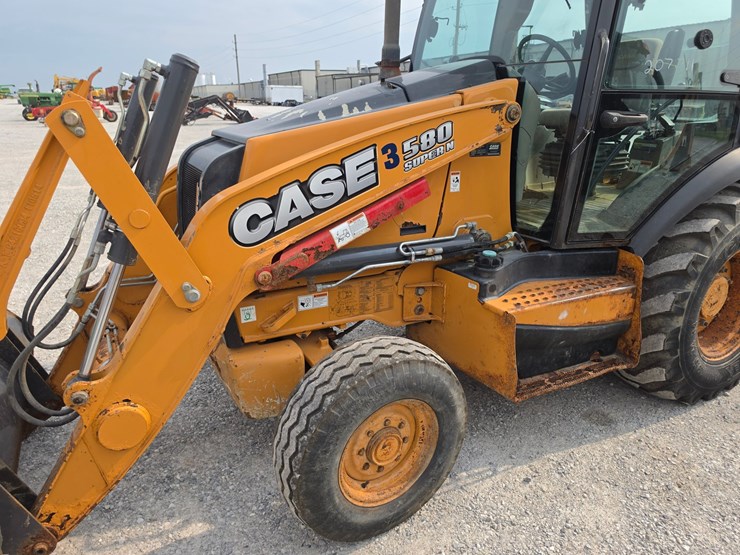 2012-case-580sn-image-6