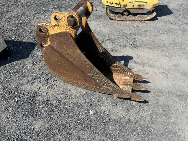 john-deere-12-image-2