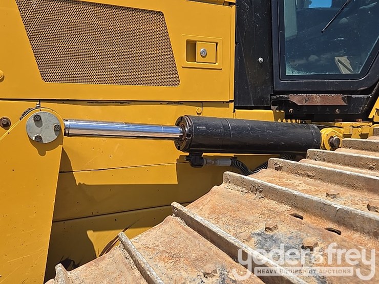 2018-caterpillar-d6n-lgp-image-24