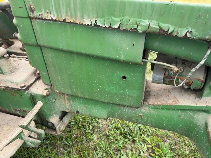 john-deere-320-image-18