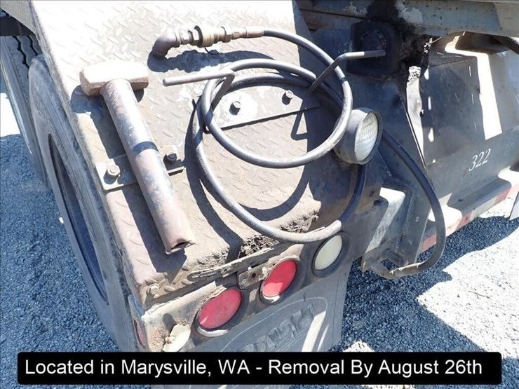 2007-peterbilt-320-image-29