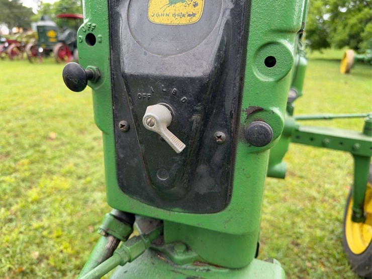 1957-john-deere-420-image-55