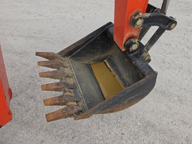 2006-kubota-m8540d-image-18