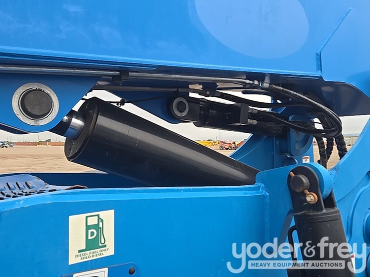 2018-genie-gth844-image-25