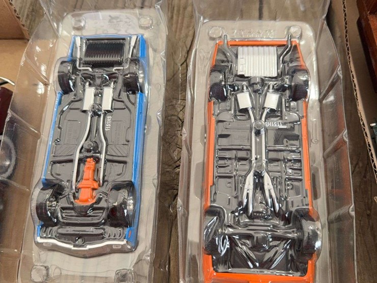 2-muscle-cars,-die-cast-metal-image-2