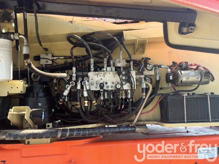 2013-jlg-1250ajp-image-19
