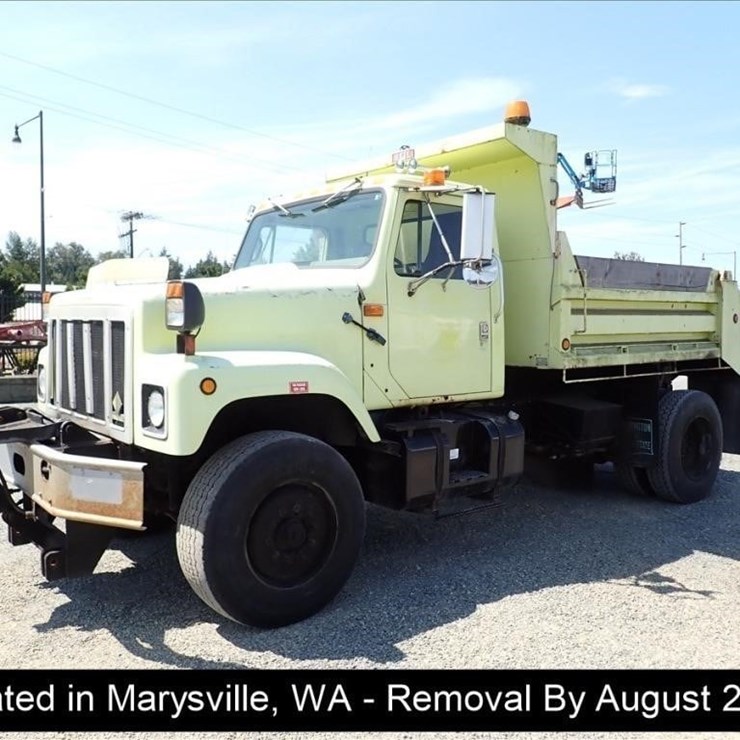 1996 INTERNATIONAL 2574