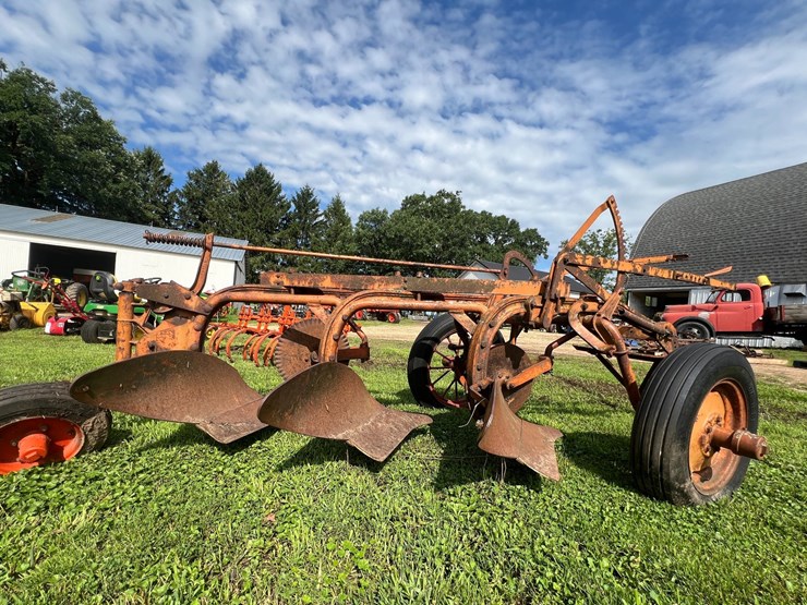 #9915-•-allis-chalmers-3-bottom-plow-image-4