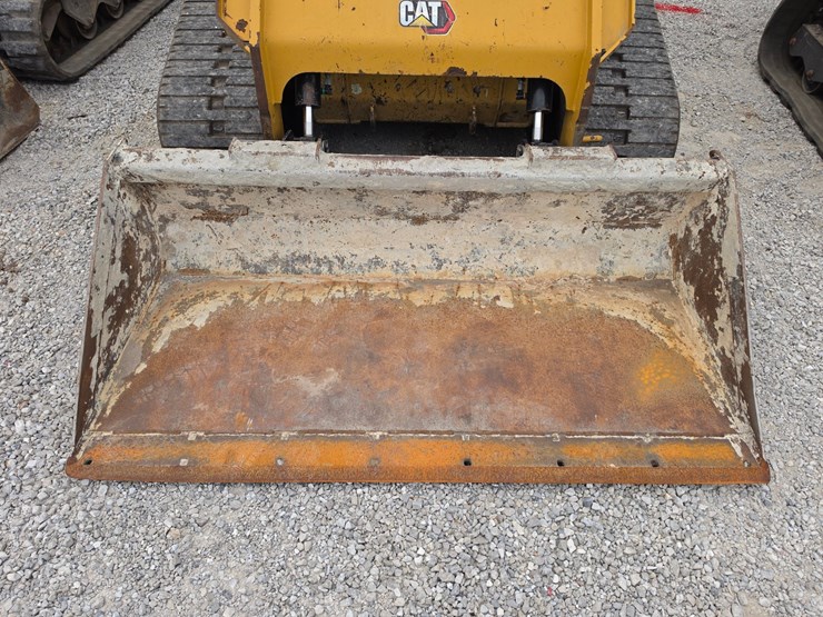 2020-caterpillar-299d3-image-3