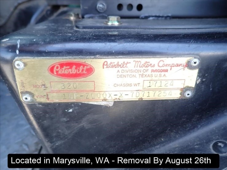 2007-peterbilt-320-image-17