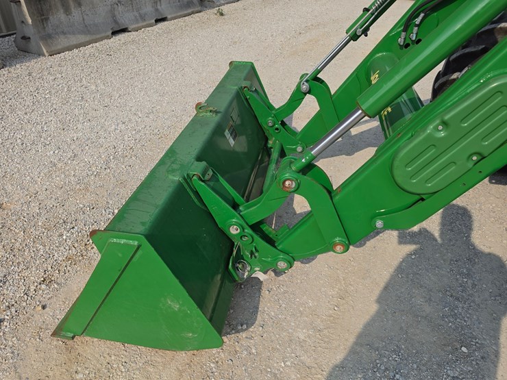 2023-john-deere-6120e-image-6