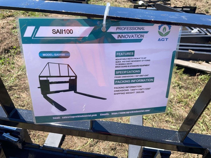 agt-skid-steer-pallet-forks-image-3