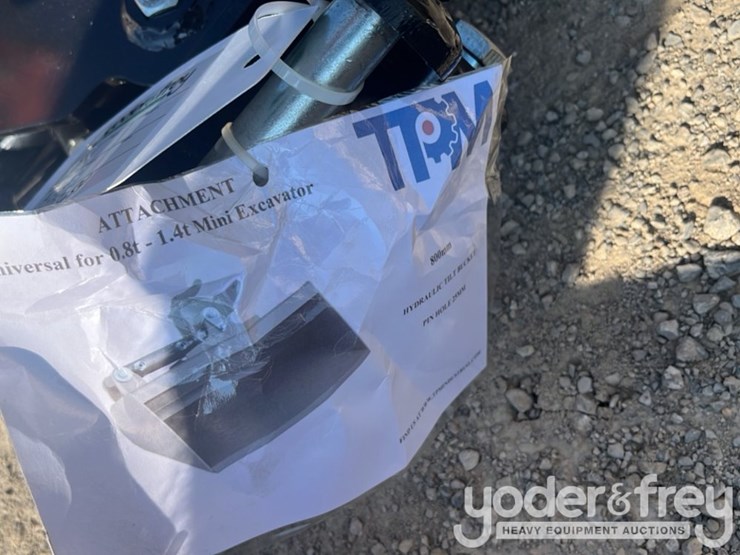 unused-tpm-32"-hydraulic-tilt-bucket,-1"-pin-hole-c/w-hydraulic-hoses-to-suit-0.8-1.4-ton-mini-excavators-image-5