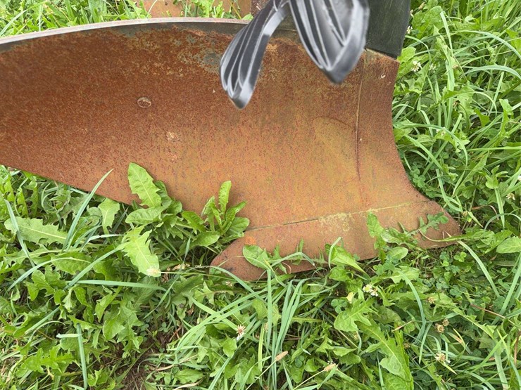 (6)-bottom-ih-plow-image-9