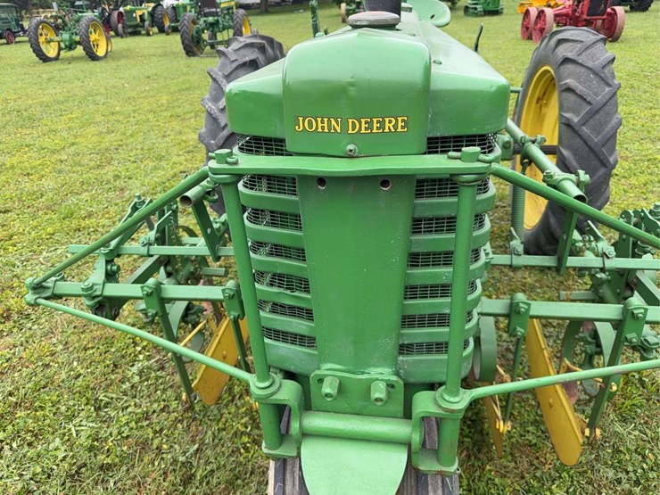 john-deere-h-image-9