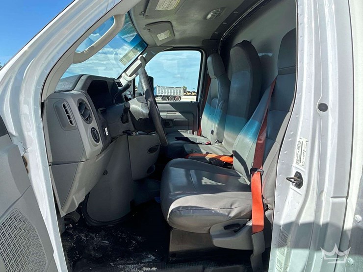 2017-ford-e350-image-20