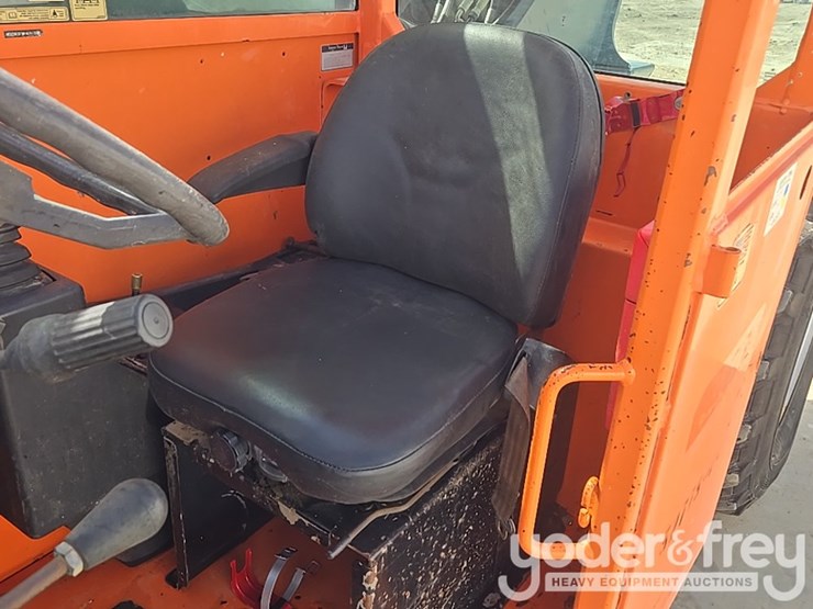2012-jlg-g6-42a-image-45