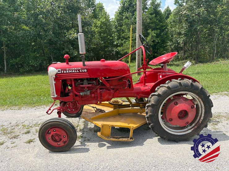 mccormick-farmall-cub-farm-tractor-image-2