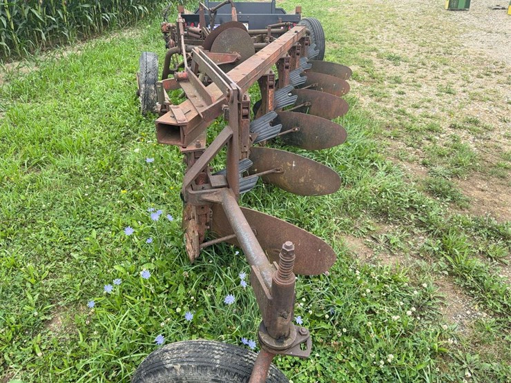 (6)-bottom-ih-plow-image-16