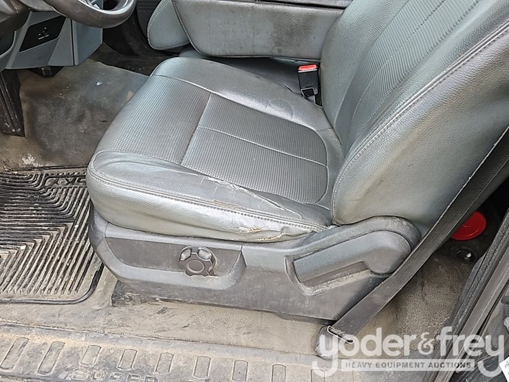 2014-ford-f350-sd-image-29