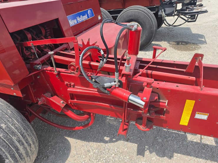 2016-new-holland-bc5070-image-10