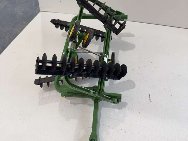 john-deere-disk,-1/16-scale,-plastic-blades-image-2