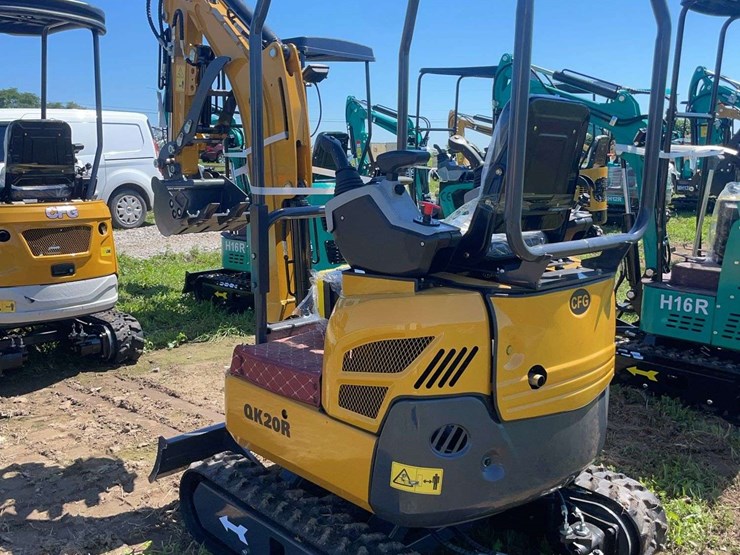 qk20r-mini-excavator-image-11
