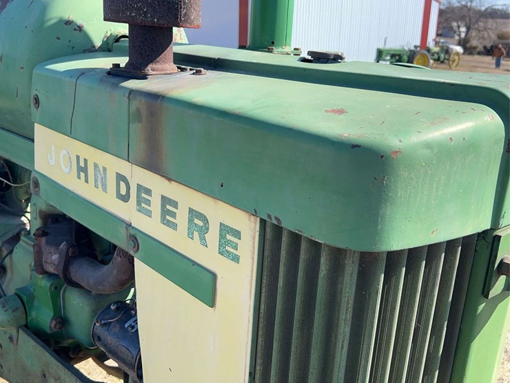 john-deere-720-image-11