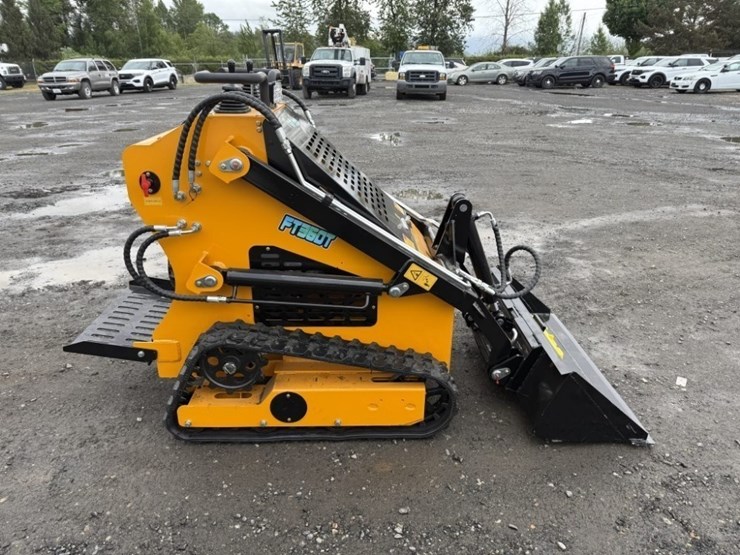 2026-future-ft360t-mini-compact-track-loader-image-3