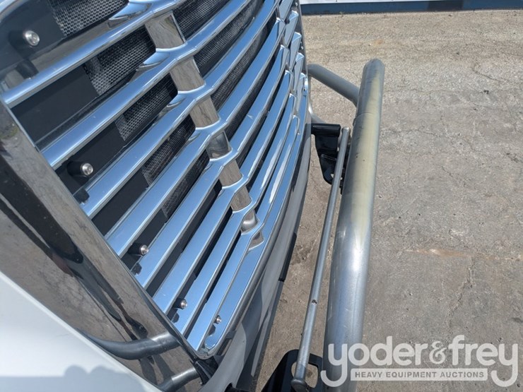 2018-freightliner-cascadia-113-image-45